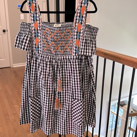 Sand and Spirit size XL dress, smocked and embroidered detail, like new - Picture 1 of 5